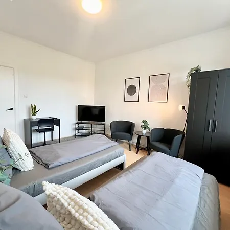 Gemuetliches, Geraeumiges Im Herzen Von Kiel